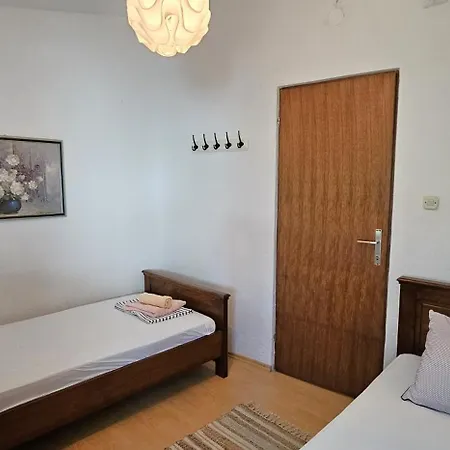 Family House, Large Terrace And Garden, 200m To - Paradiso * Sutivan