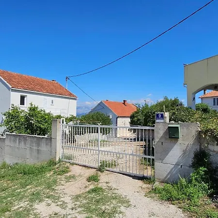 Family House, Large Terrace And Garden, 200m To - Paradiso Tatil Evi *