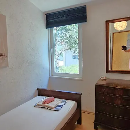 Family House, Large Terrace And Garden, 200m To - Paradiso