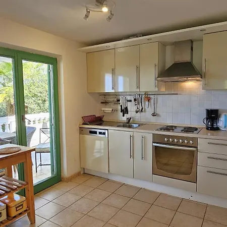 Semesterbostad Family House, Large Terrace And Garden, 200m To - Paradiso *