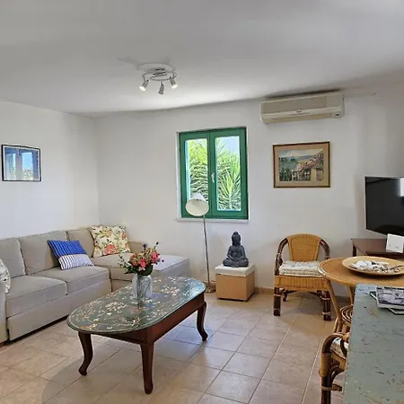 Semesterbostad Family House, Large Terrace And Garden, 200m To - Paradiso *