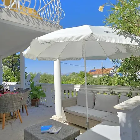 Family House, Large Terrace And Garden, 200m To - Paradiso